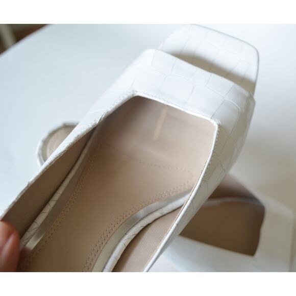 Paige Croc Embossed Leather Slip On Heel Size 8.5 - Picture 3 of 9